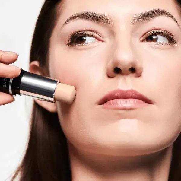 کرم پودر استیکی آل کاور میکاپ پرو دِوان اوریفلیم - The One Make up Pro All Cover Stick Foundation - سرزمین زیبایی