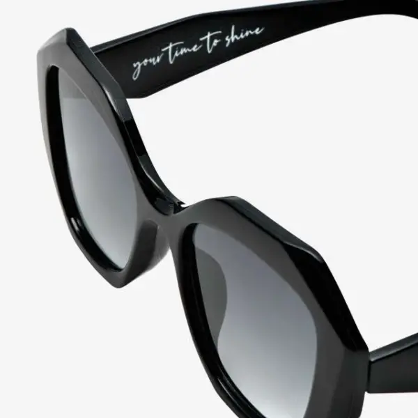 عینک آفتابی اوریفلیم - oriflame Crush On Sunglasses - سرزمین زیبایی