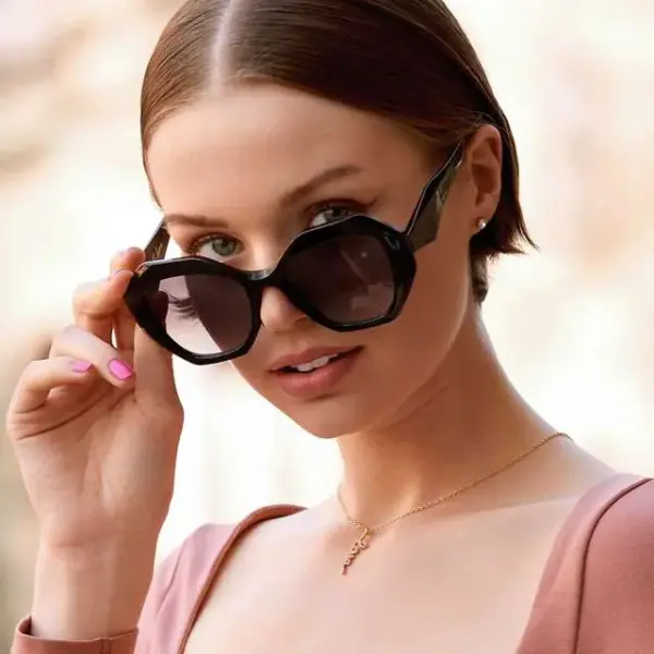 عینک آفتابی اوریفلیم - oriflame Sunglasses - سرزمین زیبایی